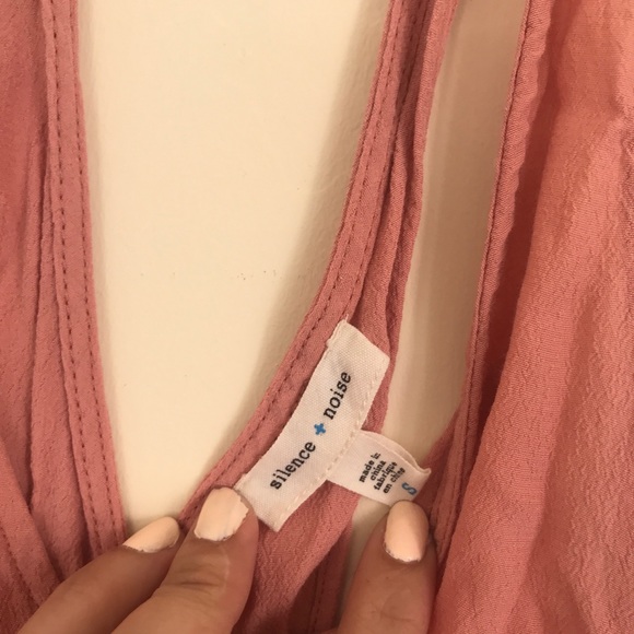 LF crisscross backless top - Picture 3 of 5